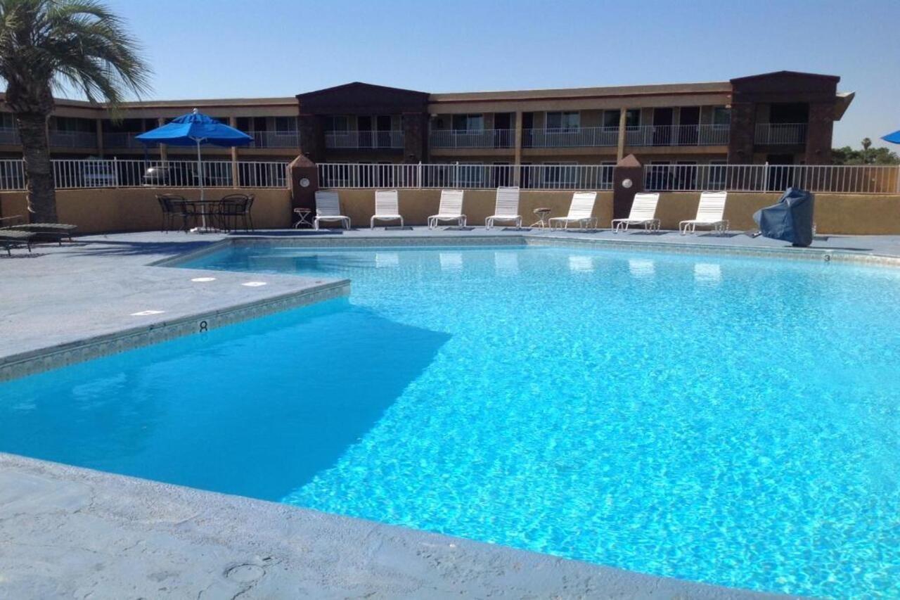 Americas Best Value Inn Hanford Extérieur photo