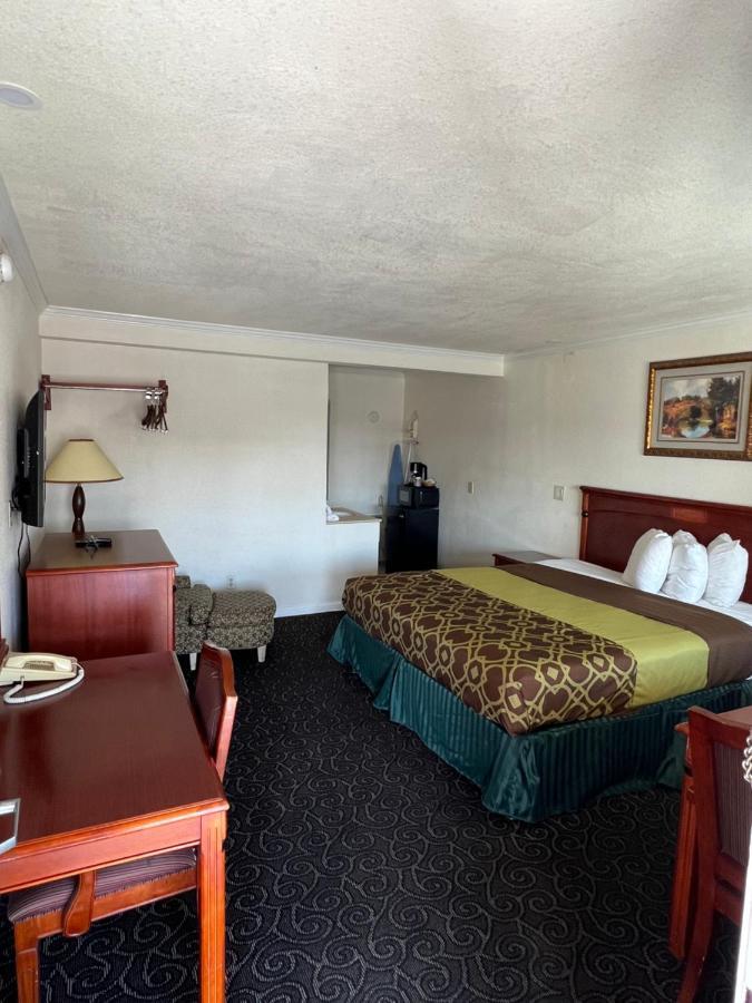 Americas Best Value Inn Hanford Extérieur photo