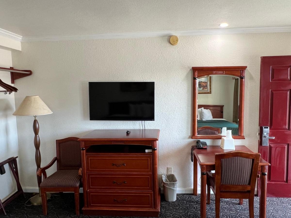 Americas Best Value Inn Hanford Extérieur photo