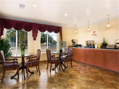 Americas Best Value Inn Hanford Restaurant photo