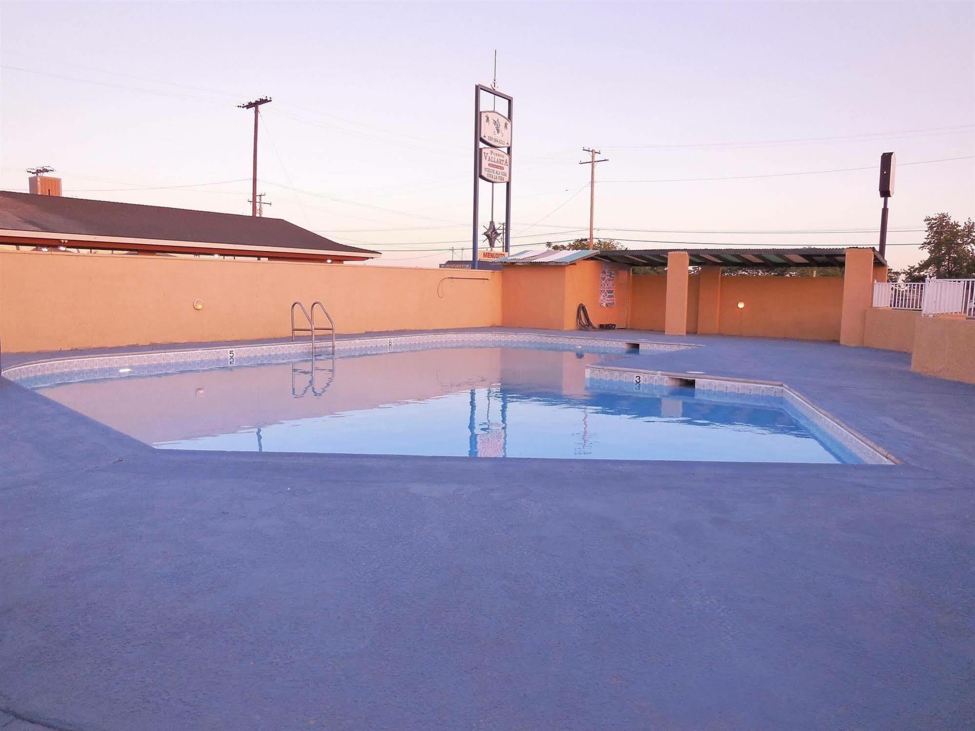 Americas Best Value Inn Hanford Extérieur photo